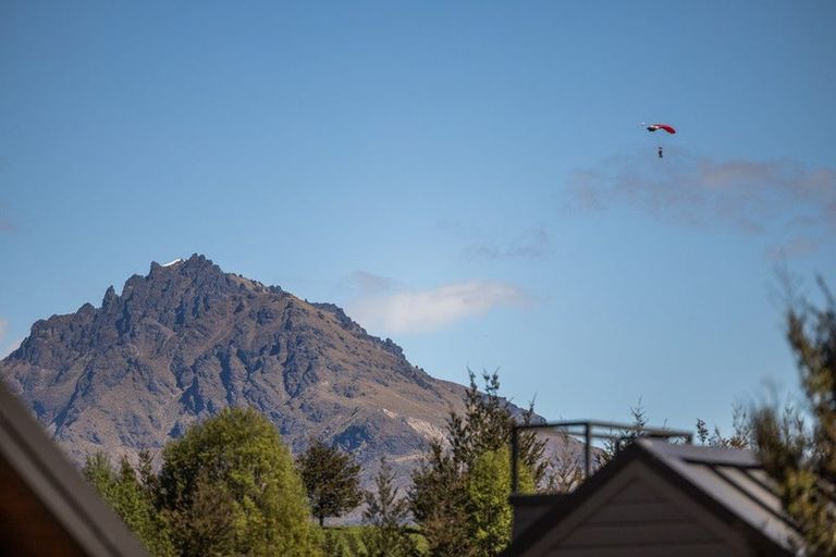 Photo of property in 6 Pendeen Crescent, Jacks Point, Queenstown, 9371