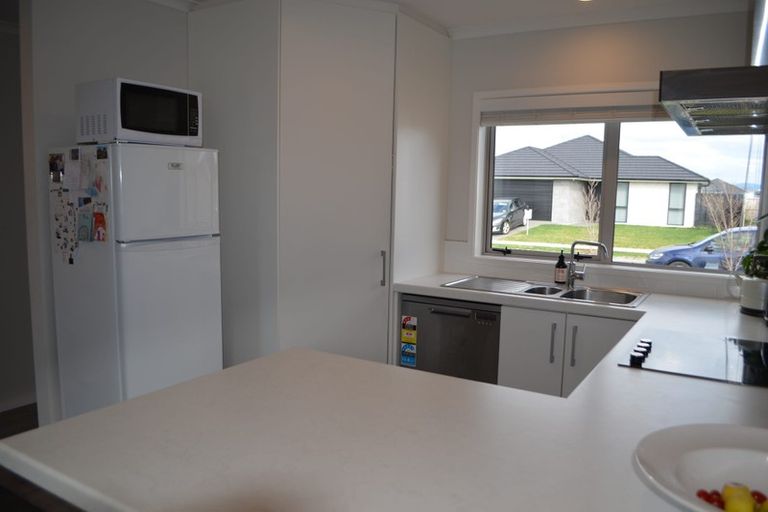 Photo of property in 16 Naeo Close, Papamoa Beach, Papamoa, 3118