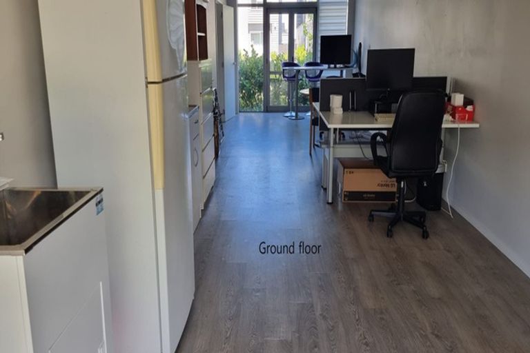 Photo of property in 17 Barbados Drive, Unsworth Heights, Auckland, 0632