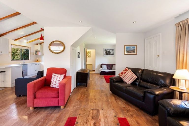 Photo of property in 24 Broad Street, Southbridge, 7602