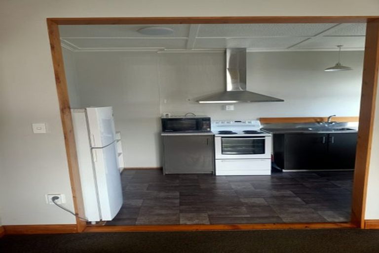 Photo of property in 28-28a Plunket Avenue, Petone, Lower Hutt, 5012