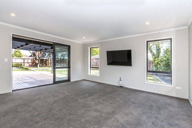 Photo of property in 94 Palmers Road, New Brighton, Christchurch, 8083