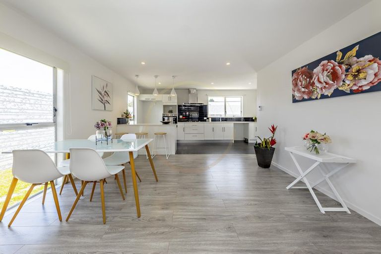 Photo of property in 3 Sandrine Avenue, Clover Park, Auckland, 2019