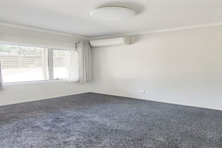 Photo of property in 194 Bleakhouse Road, Mellons Bay, Auckland, 2014