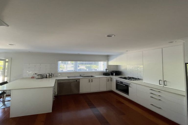 Photo of property in 12 Richmond Avenue, Northcote Point, Auckland, 0627