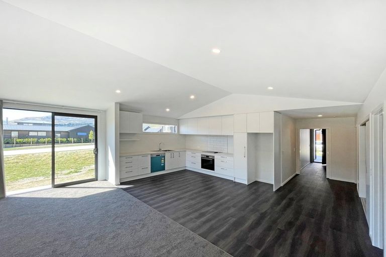 Photo of property in 36 Howden Drive, Jacks Point, 9371