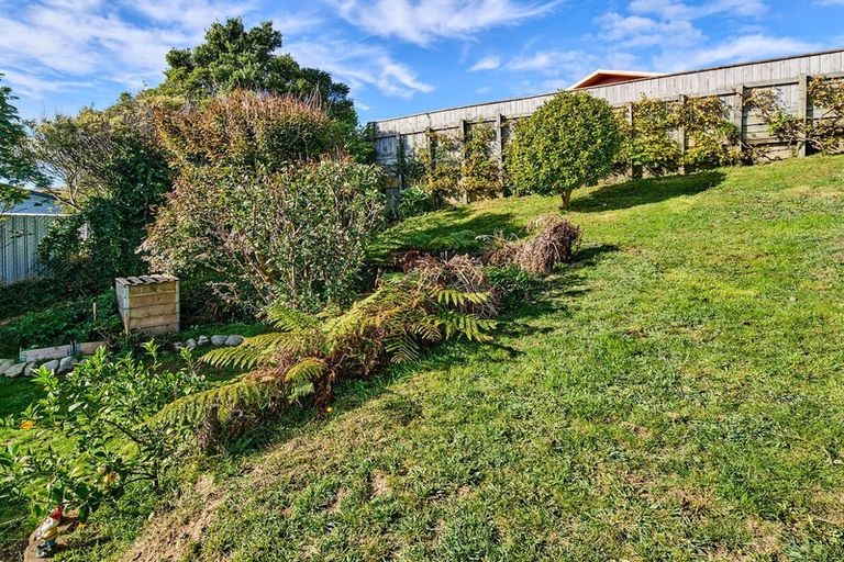 Photo of property in 3 Cleat Street, Whitby, Porirua, 5024