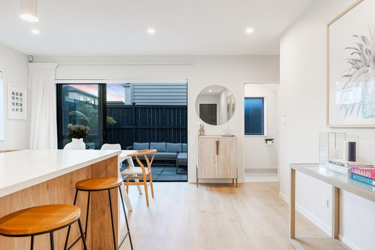 Photo of property in 24a Lumbarda Drive, Kumeu, 0810