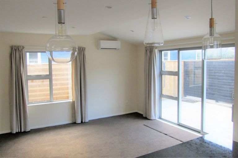 Photo of property in 9a Linden Avenue, Tawa, Wellington, 5028