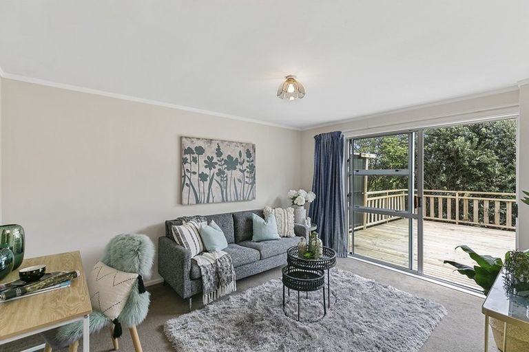 Photo of property in 18 Cassley Crescent, Papakowhai, Porirua, 5024