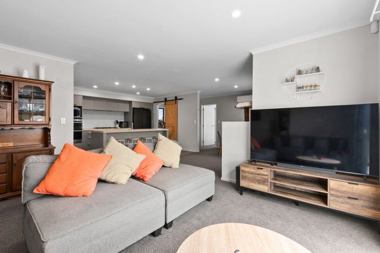 Photo of property in 64 Farm Road, Waipukurau, 4284