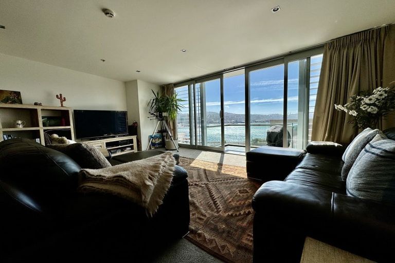 Photo of property in Portal Apartments, 8e/42 Cable Street, Te Aro, Wellington, 6011