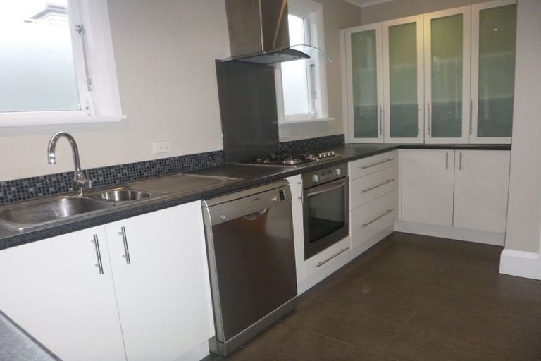 Photo of property in 160 Kings Crescent, Hutt Central, Lower Hutt, 5010