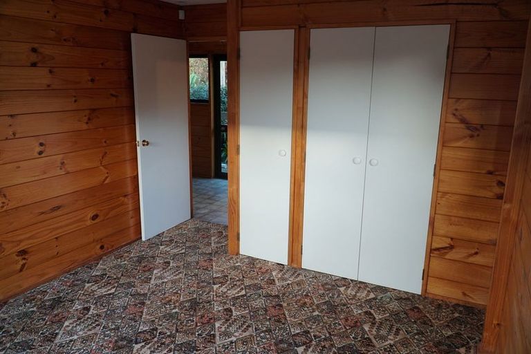 Photo of property in 73 Tindalls Bay Road, Tindalls Beach, Whangaparaoa, 0930