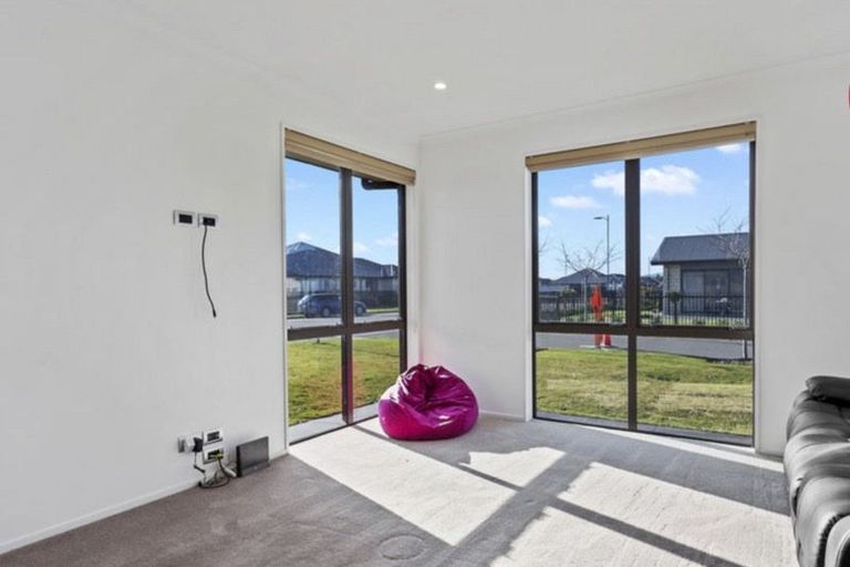 Photo of property in 2 Endurance Lane, Wigram, Christchurch, 8025