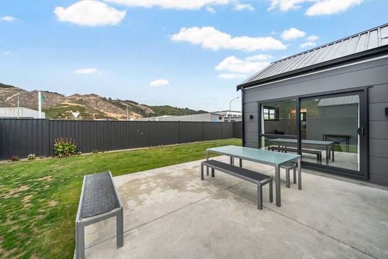 Photo of property in 15 Cynisca Crescent, Wallaceville, Upper Hutt, 5018