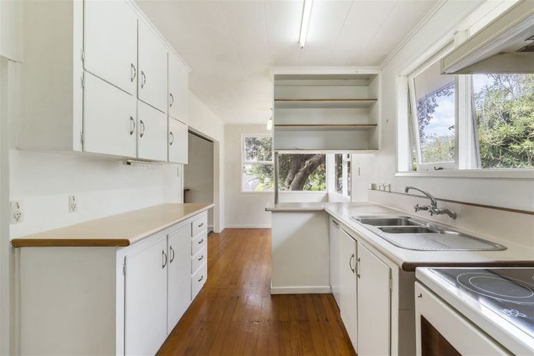 Photo of property in 10 Larne Avenue, Pakuranga Heights, Auckland, 2010