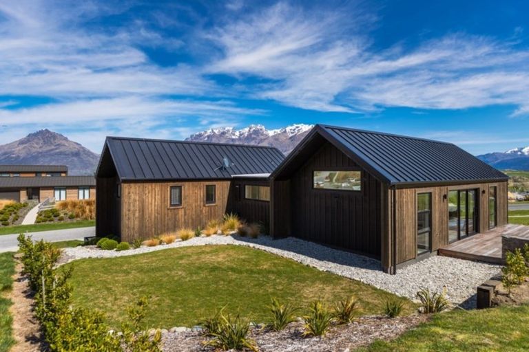 Photo of property in 35 Jacks Point Rise, Jacks Point, Queenstown, 9371