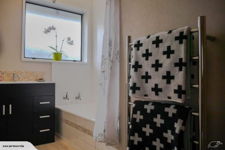 Photo of property in 1/5 James Condon Place, Redwood, Christchurch, 8051