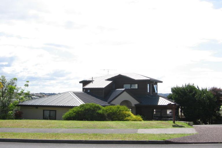 Photo of property in 5 Goldfinch Rise, Unsworth Heights, Auckland, 0632