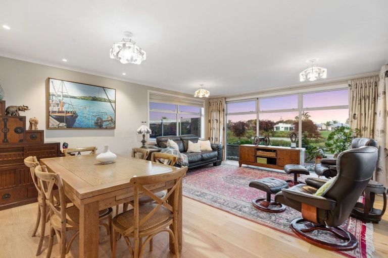 Photo of property in 56 Cassinia Close, Papamoa Beach, Papamoa, 3118