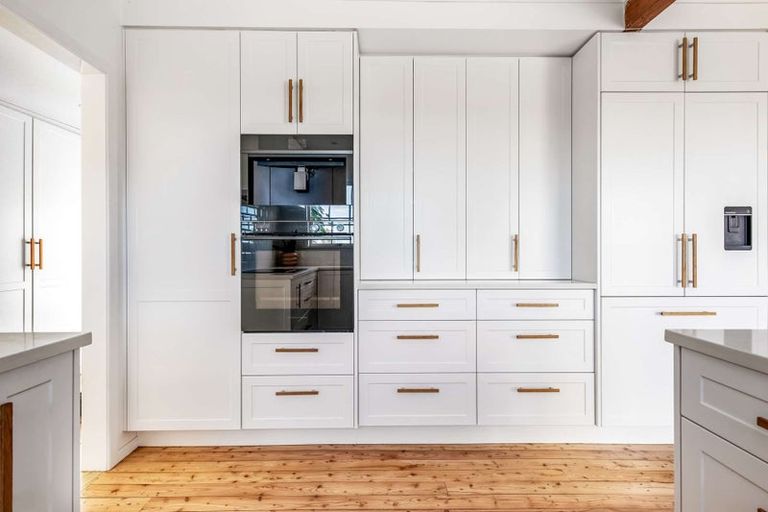 Photo of property in 121 Vipond Road, Stanmore Bay, Whangaparaoa, 0932