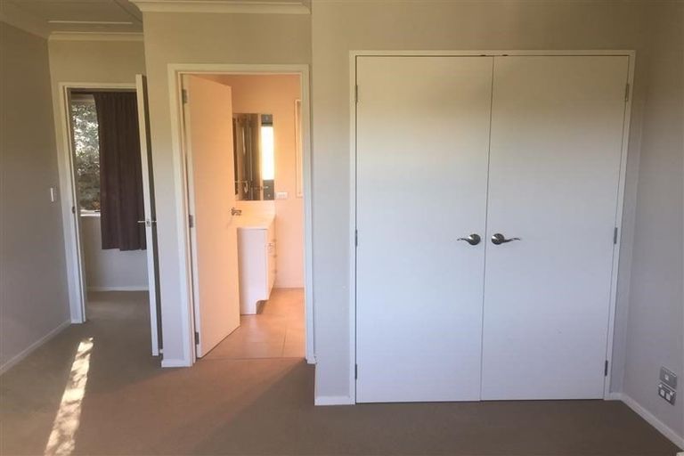 Photo of property in 16 Mckinley Road, Sunnyvale, Auckland, 0612