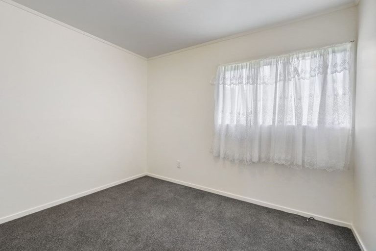 Photo of property in 328 Roscommon Road, Clendon Park, Auckland, 2103