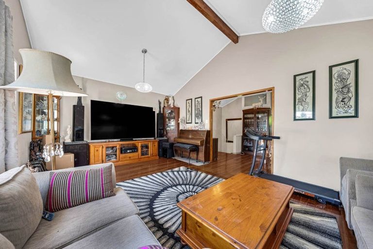 Photo of property in 2 Tudward Glade, Hillcrest, Auckland, 0627