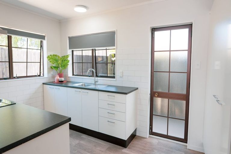 Photo of property in 4/50 Wellington Street, Howick, Auckland, 2014