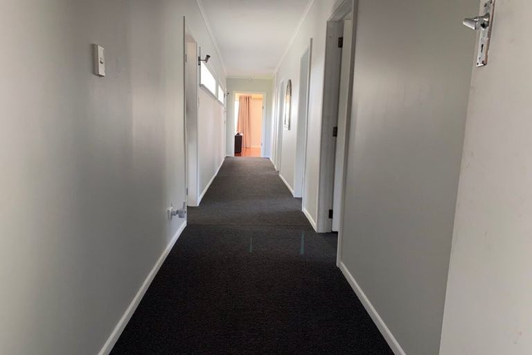 Photo of property in 115 Glengarry Road, Glen Eden, Auckland, 0602