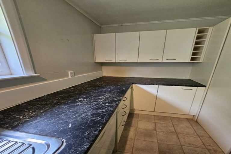 Photo of property in 90 Broderick Road, Johnsonville, Wellington, 6037