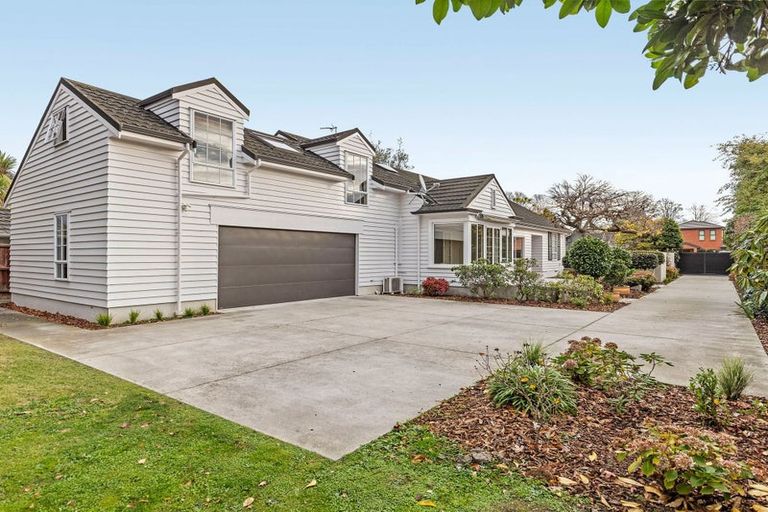 Photo of property in 112 Clyde Road, Ilam, Christchurch, 8041