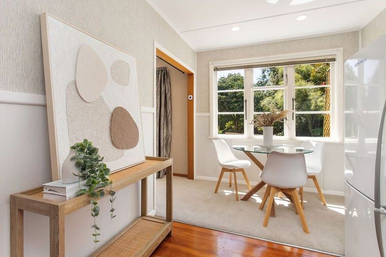 Photo of property in 34 Pitcairn Crescent, Bryndwr, Christchurch, 8053