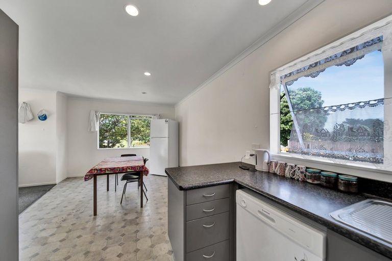 Photo of property in 75 Tauhuri Street, Manaia, 4612