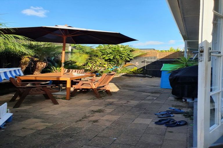 Photo of property in 2/54 Howe Street, Howick, Auckland, 2014