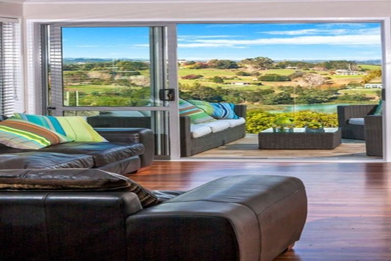 Photo of property in 121 Sandspit Road, Shelly Park, Auckland, 2014