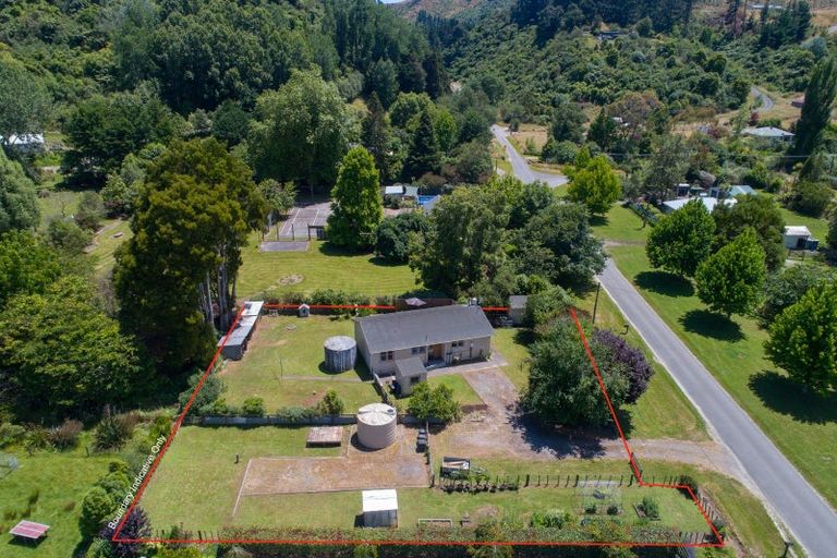 Photo of property in 956 Finnis Road, Pohangina, Ashhurst, 4884