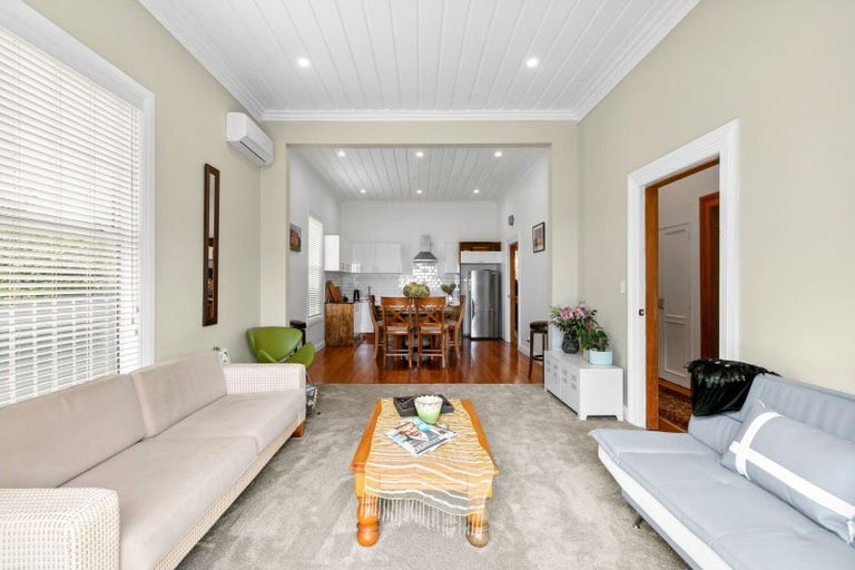 Photo of property in 157 Saint Aubyn Street, New Plymouth, 4310