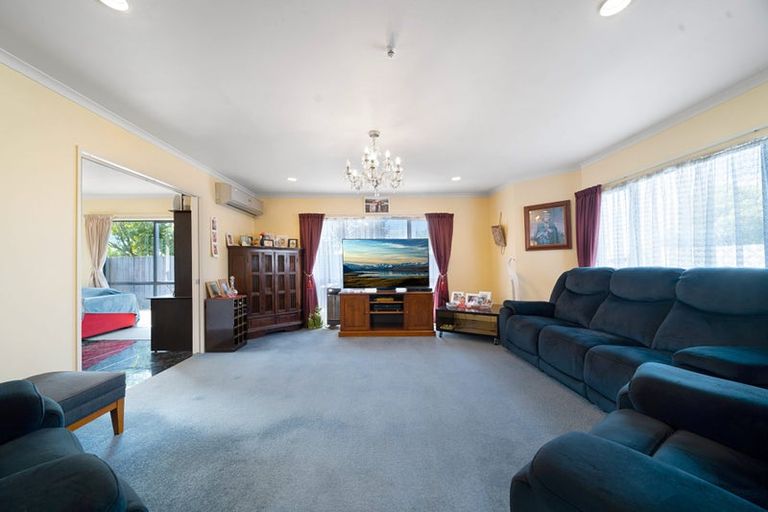Photo of property in 42a Totara Road, Te Atatu Peninsula, Auckland, 0610