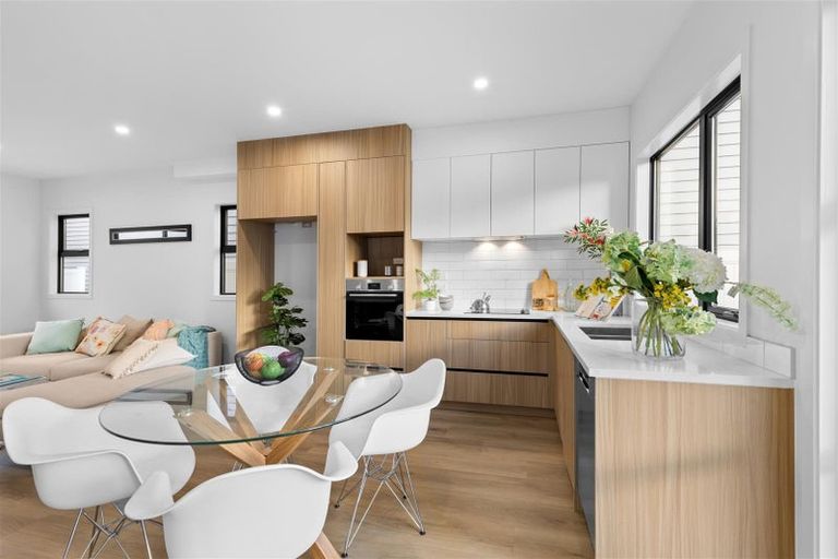 Photo of property in 5/25 Swanson Road, Henderson, Auckland, 0610