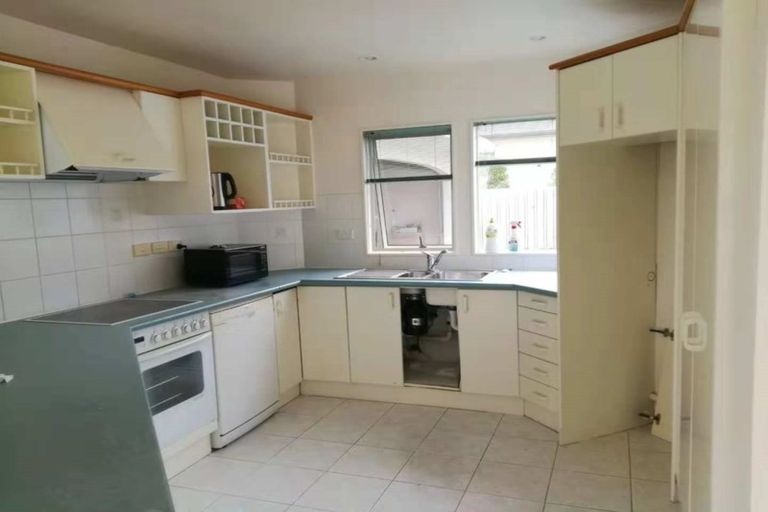 Photo of property in 36a Crichton Terrace, Hauraki, Auckland, 0622