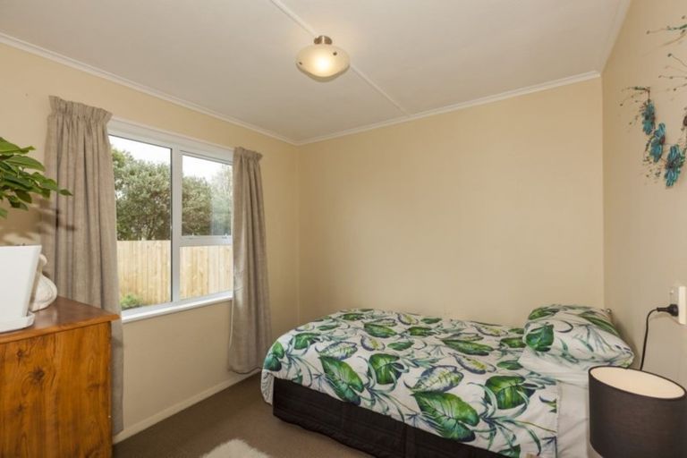Photo of property in 14 Arawhata Road, Paraparaumu, 5032