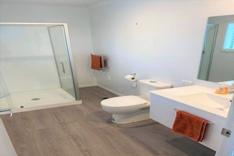 Photo of property in 1/56 Sandwich Road, Saint Andrews, Hamilton, 3200