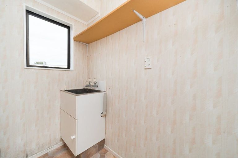 Photo of property in 14 Gladys Place, Kelvin Grove, Palmerston North, 4414