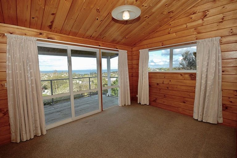 Photo of property in 2/20 Summit Drive, Torbay, Auckland, 0630