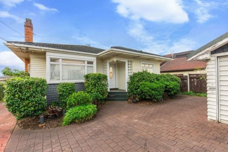 Photo of property in 1/67 Kitchener Road, Milford, Auckland, 0620