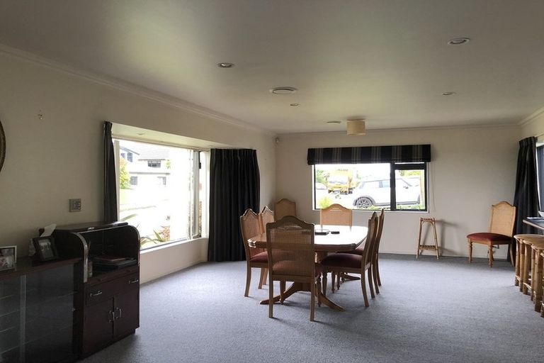 Photo of property in 1 Roseash Lane, Levin, 5510