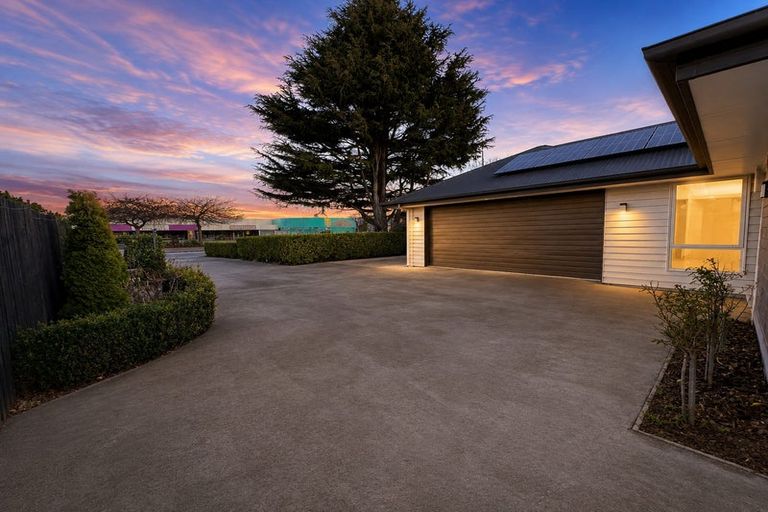 Photo of property in 34 Shands Road, Hornby, Christchurch, 8042