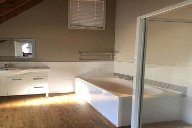 Photo of property in 117a Browns Bay Road, Browns Bay, Auckland, 0630